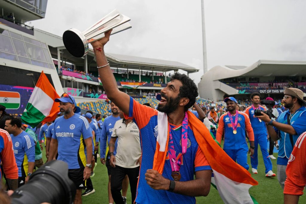 Rohit Sharma shows off his dance moves, Virat Kohli in awe as T20 World Cup trophy comes home